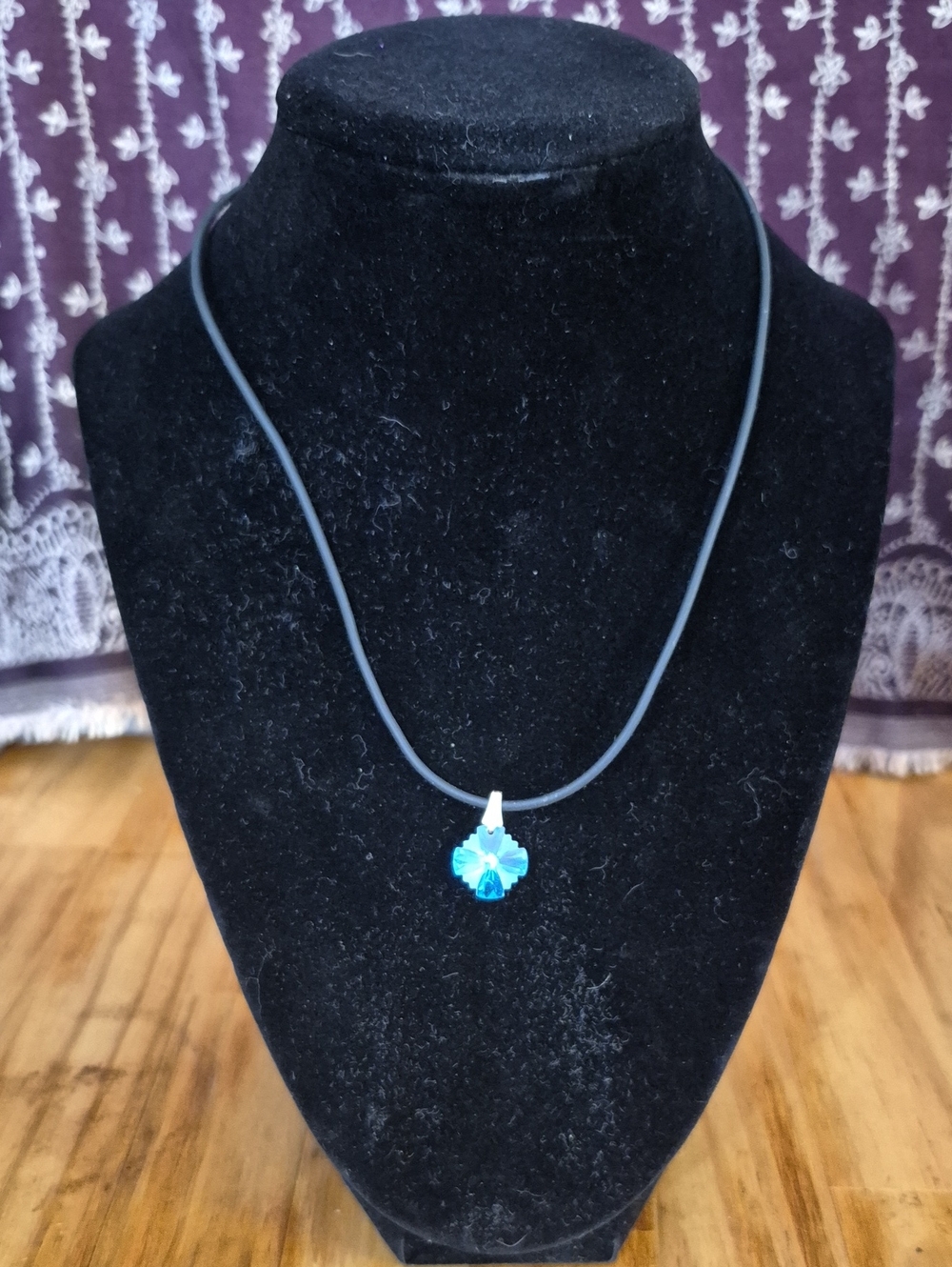 Blue Crystal Pendant Necklace - Unknown Brand